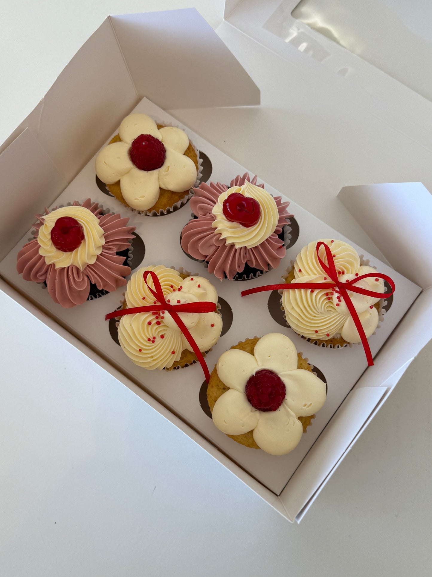 Christmas Cupcakes - Pretty Pink