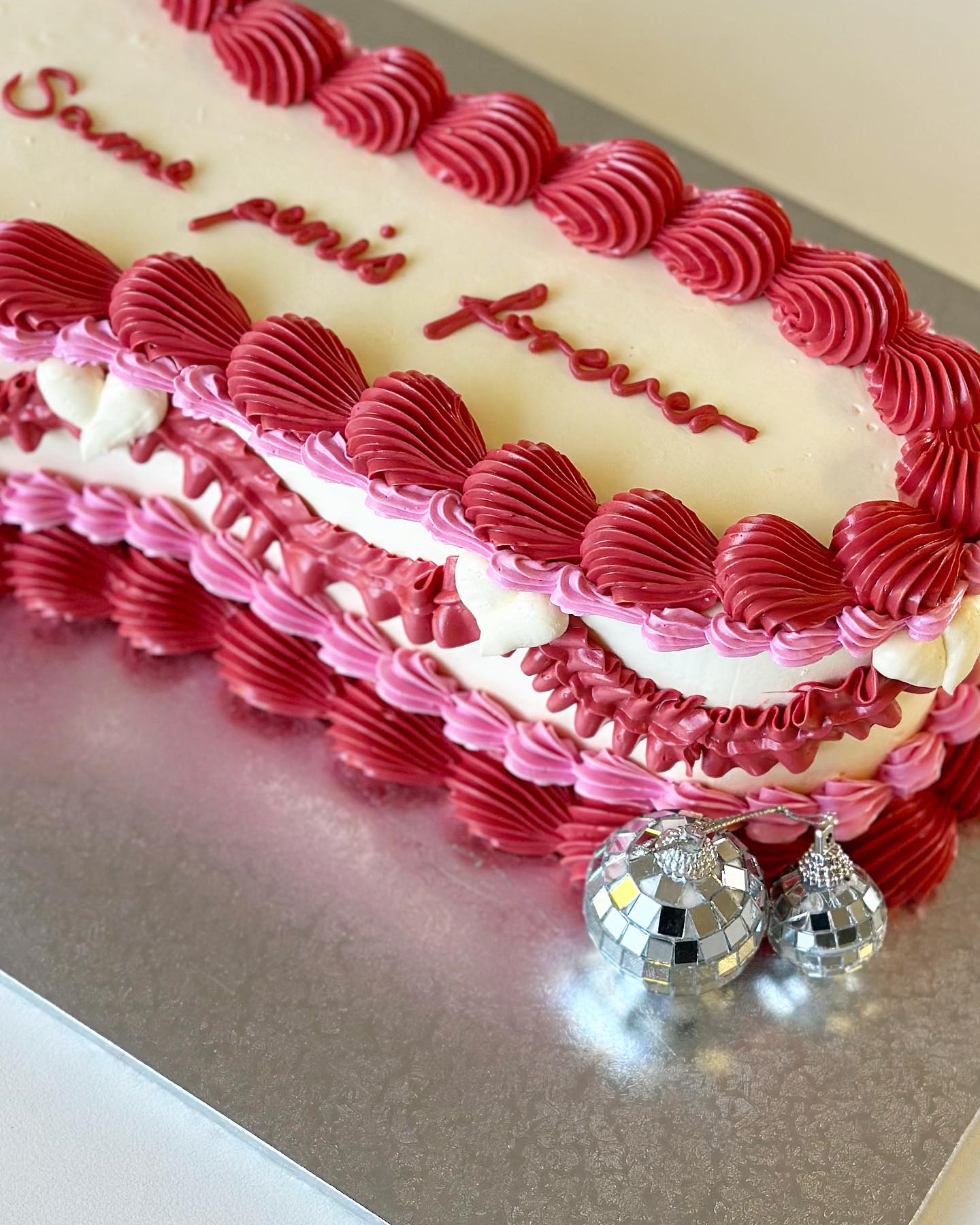 Retro Penis Cake