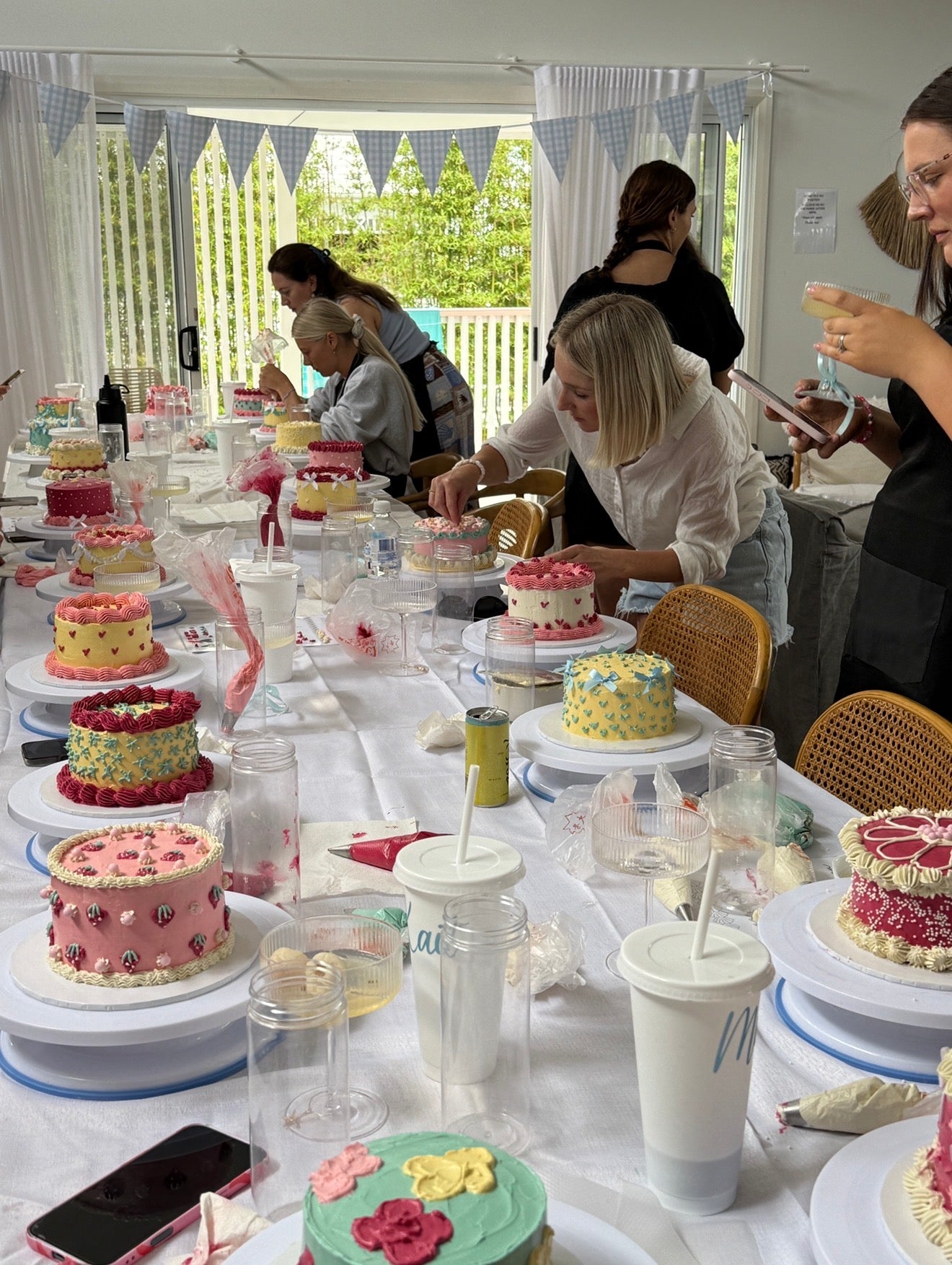 Mothers Day Cake Decorating Event