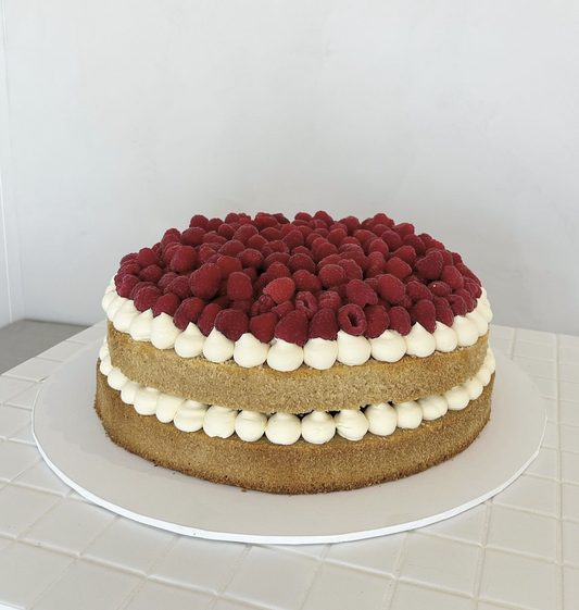 Naked Berry Round Cake