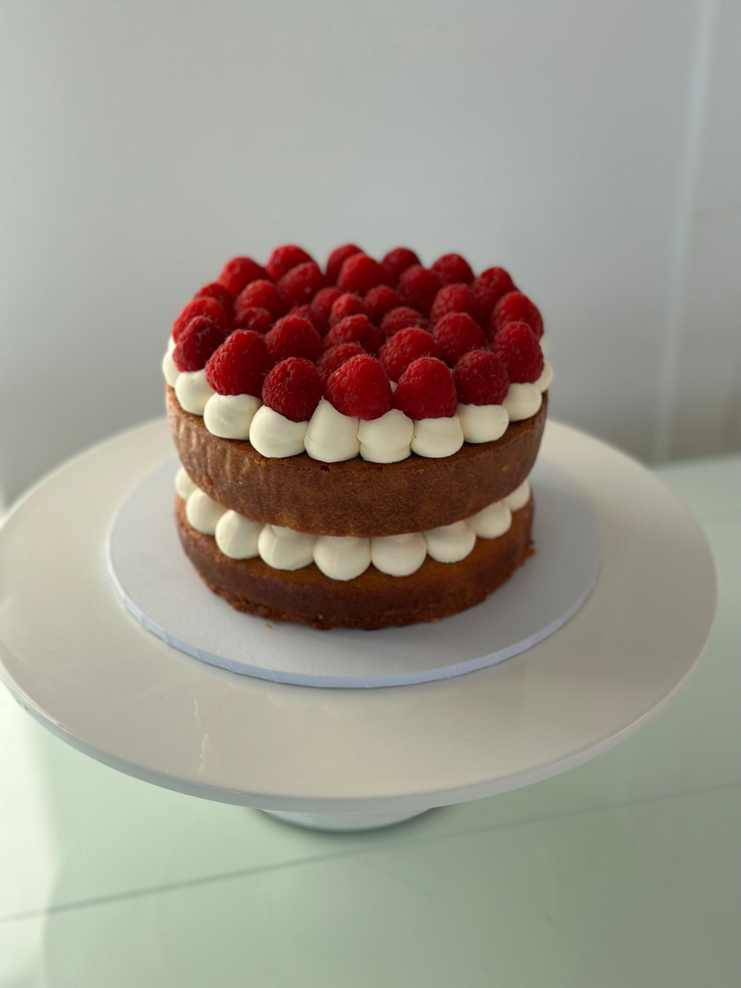 Naked Raspberry Round Cake