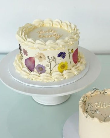 Retro Edible Flower Cake