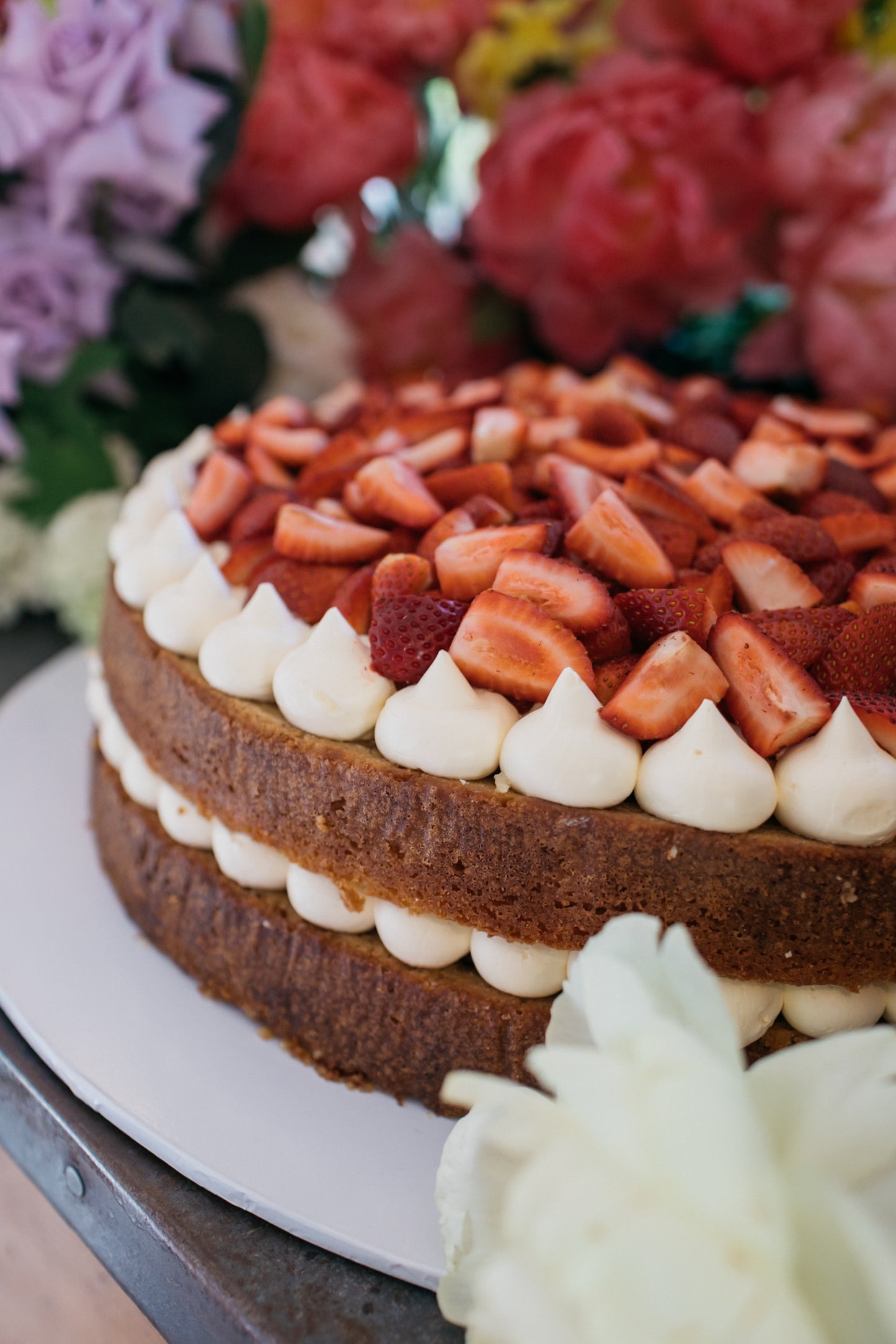 Naked Berry Round Cake