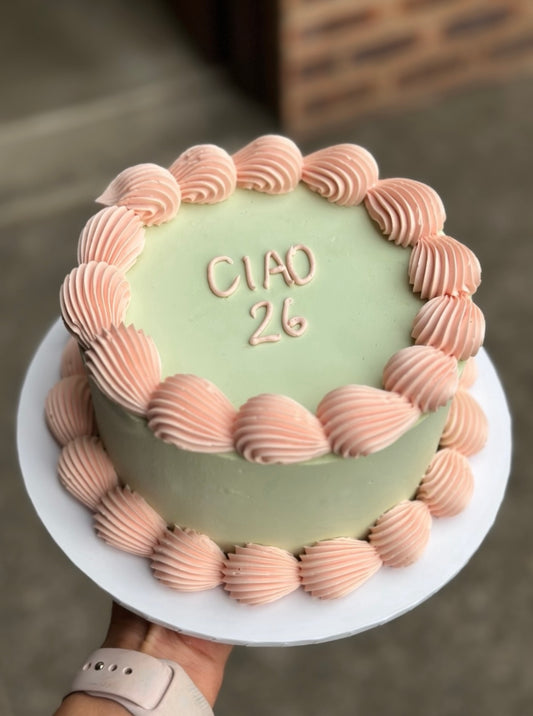 Black Friday Special – Simple Piped Cake