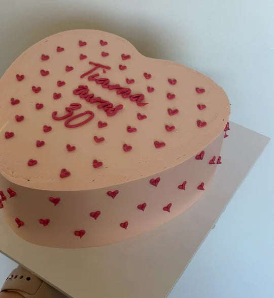 Retro Text Heart Cake - Love Hearts