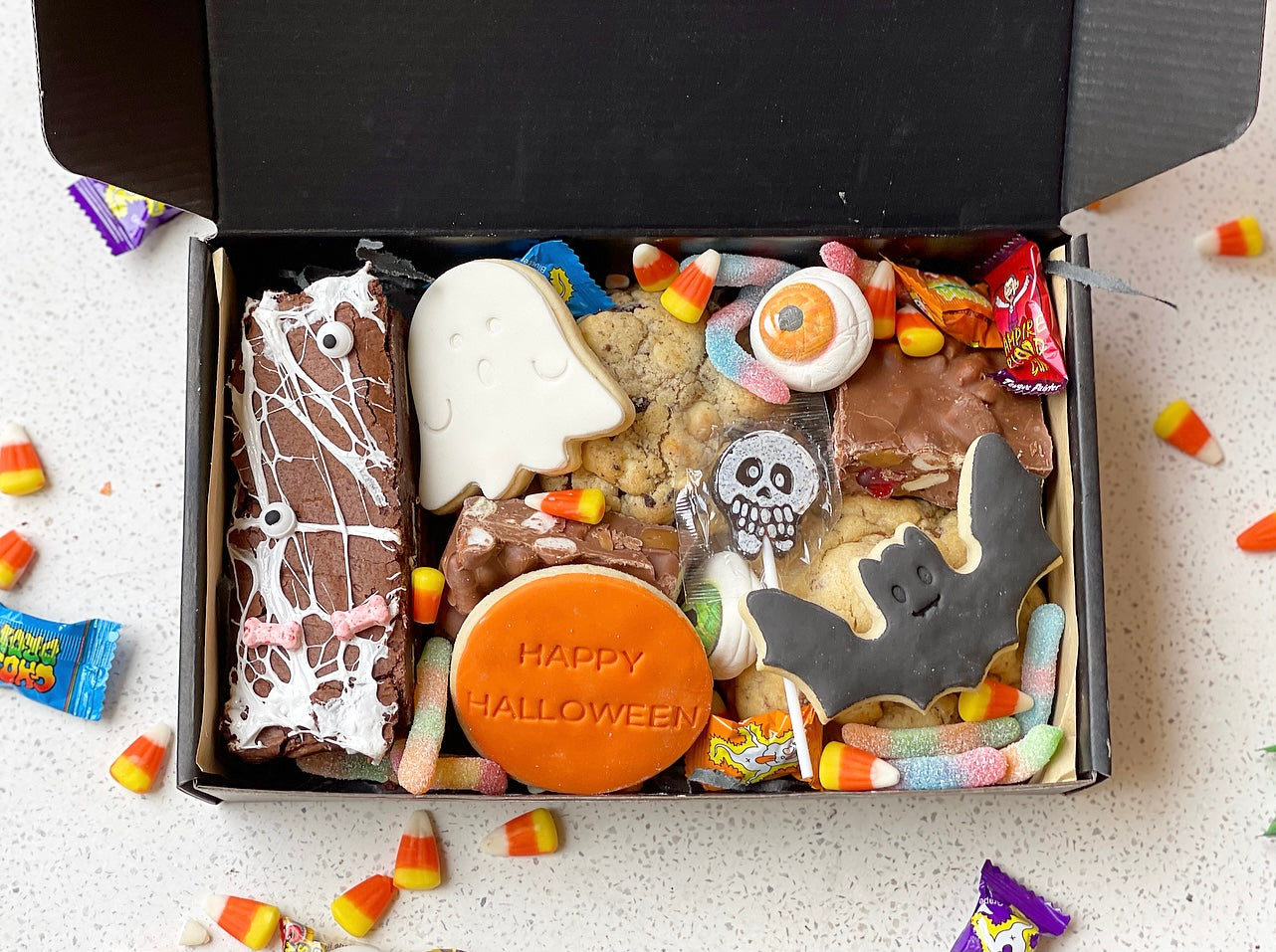 Treat box - Traditional Colours